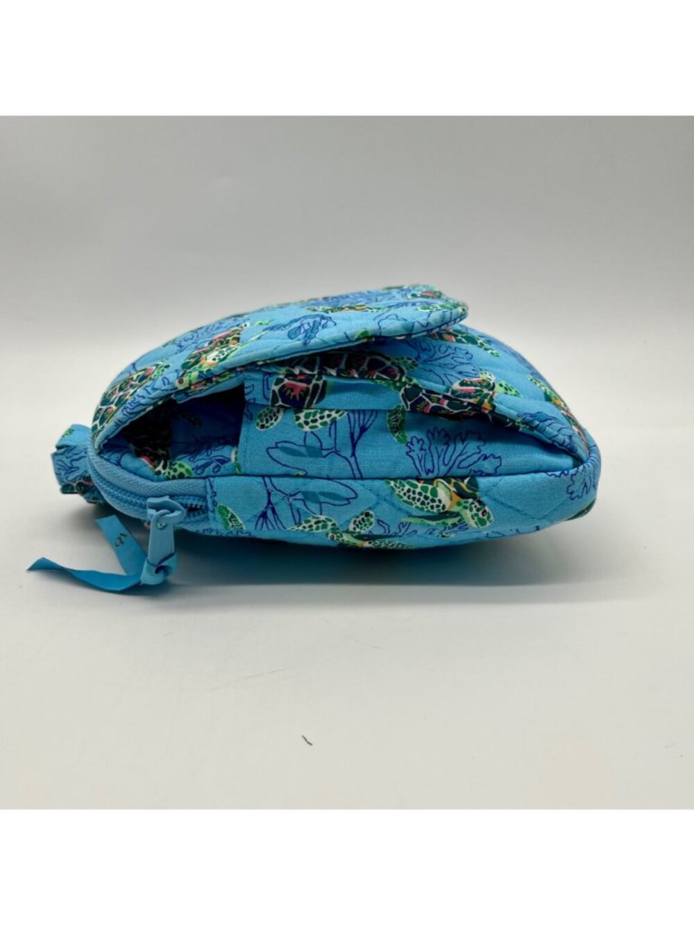 Vera Bradley Blue Sea Turtle & Coral Quilted Cotton Organizer - Picture 4 of 10